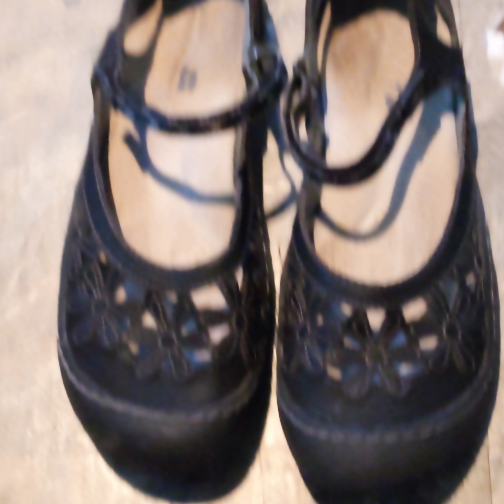 J Sport Mary Janes, black, size 10